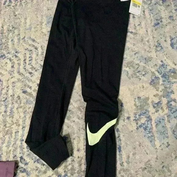 NWT NIKE Tight Fit Mid Rise Full Length Legging - Picture 2 of 2